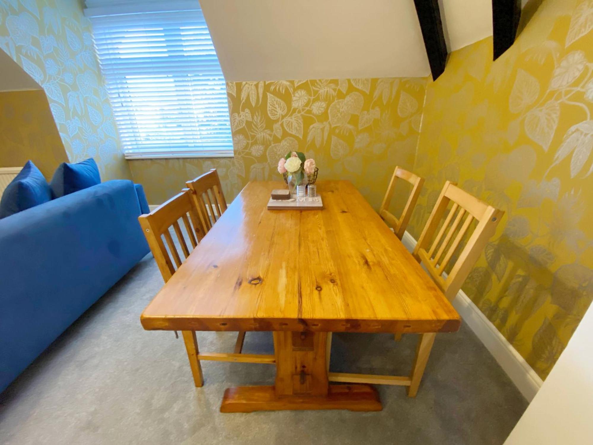 The Beach Hut - 1 Bedroom Apartment Near The Beach Борнмът Екстериор снимка